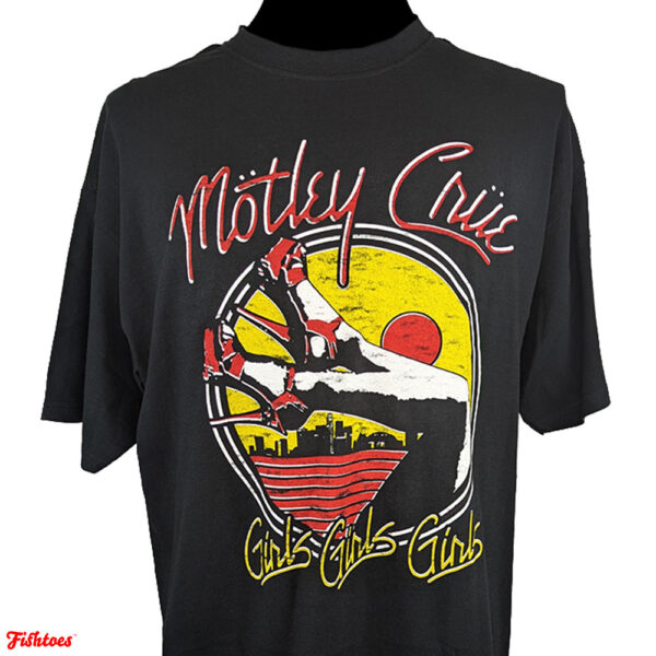 Motley Crue Girls Girls Girls Heels Black Red Yellow Legs Graphic Printed T-Shirt Size Men's XL